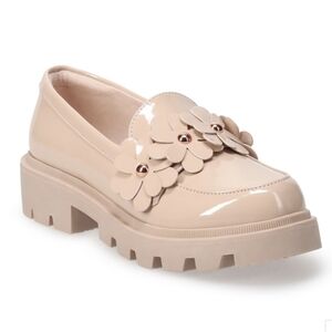 Big girls size 5 tan beige slip on platform loafers with flower detail EUC.